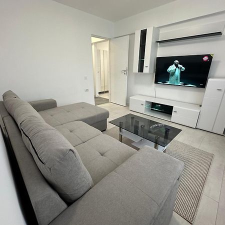Apartamento Apartament Ultra Central 3 Hunedoara Exterior foto