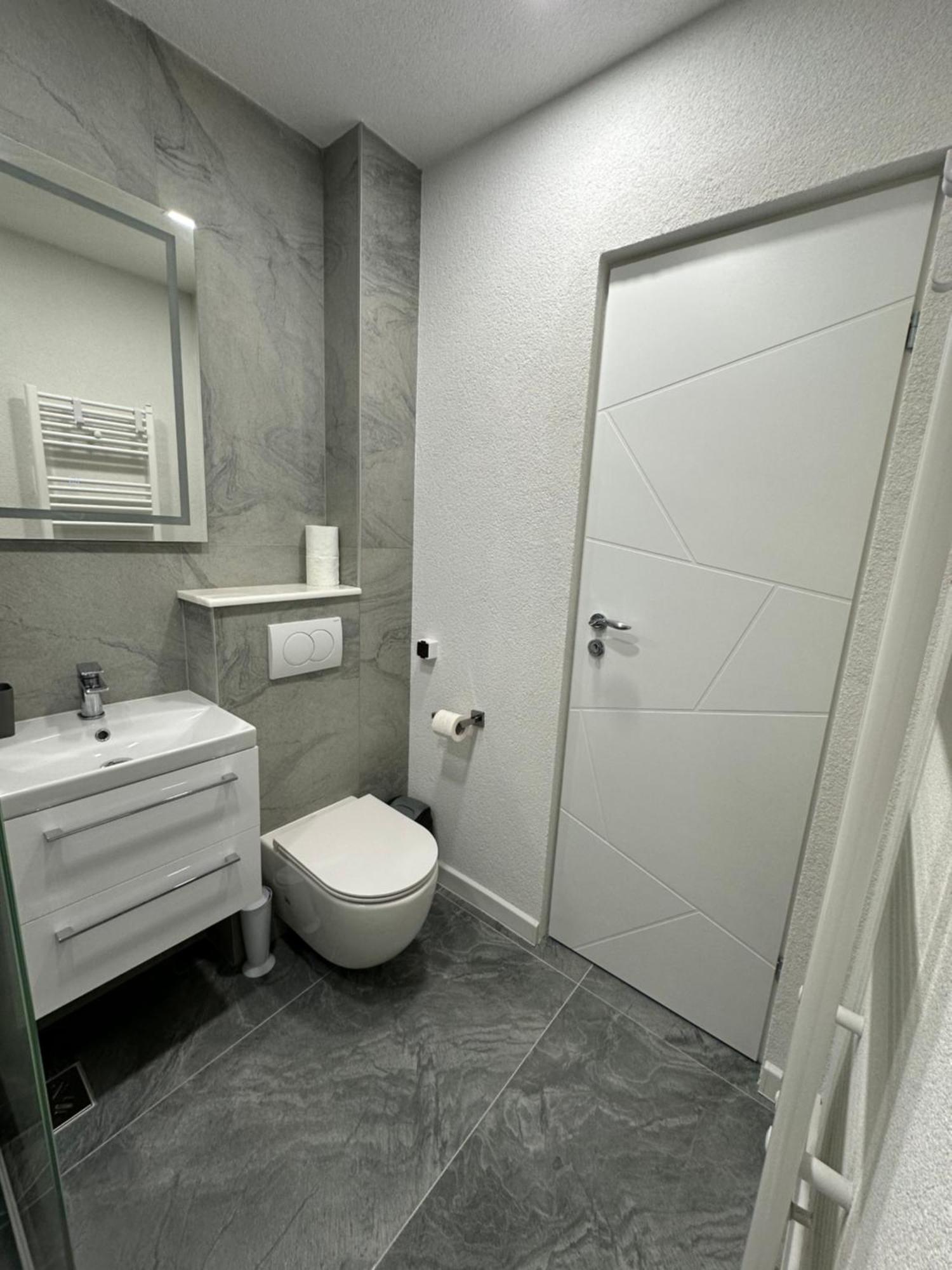 Apartamento Apartament Ultra Central 3 Hunedoara Exterior foto