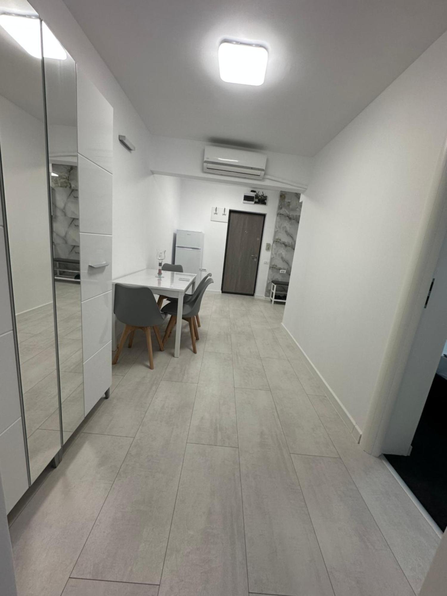 Apartamento Apartament Ultra Central 3 Hunedoara Exterior foto